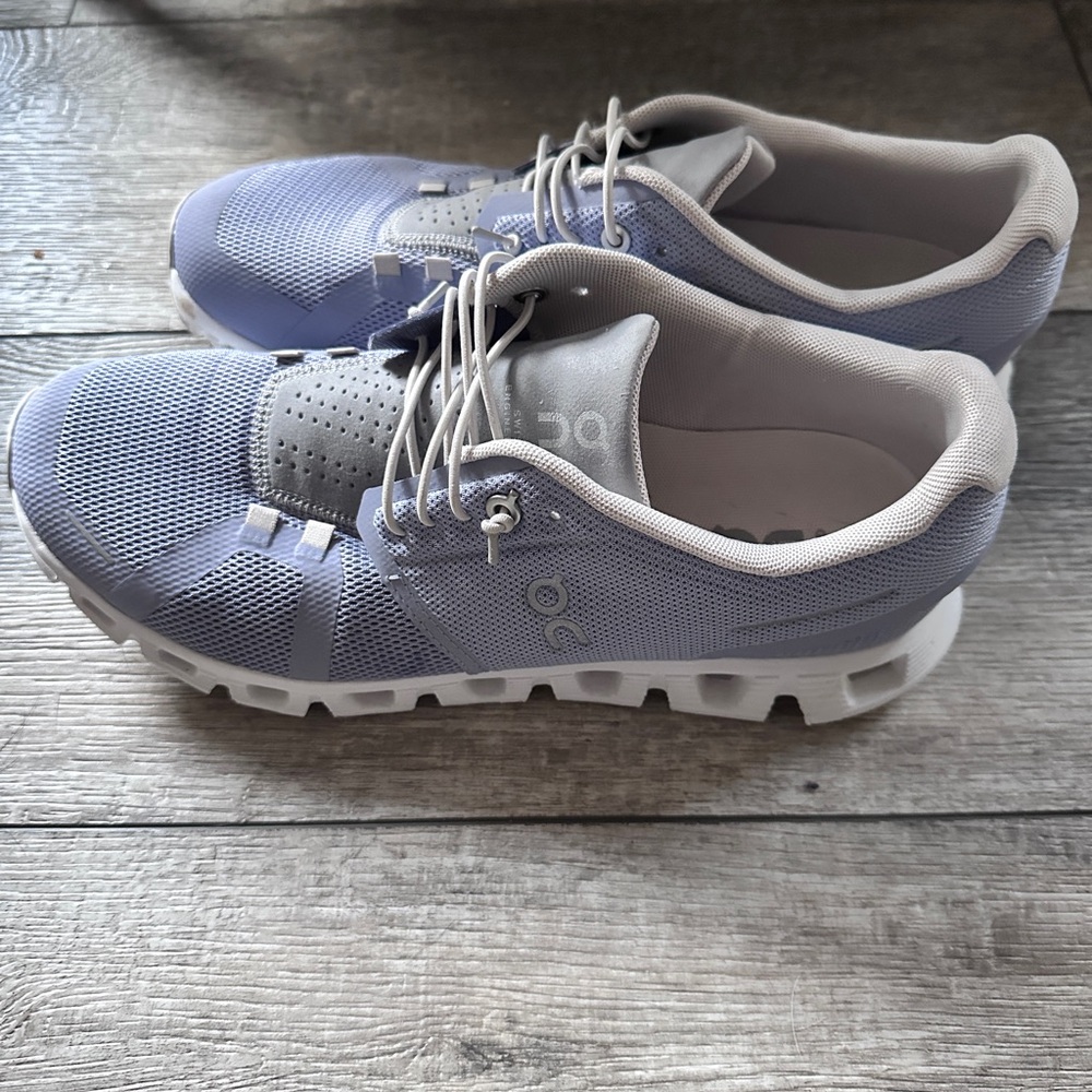 On Cloud 5 Women's Athletic Shoes